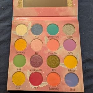 Peachy Queen Angel Eyeshadow Palette